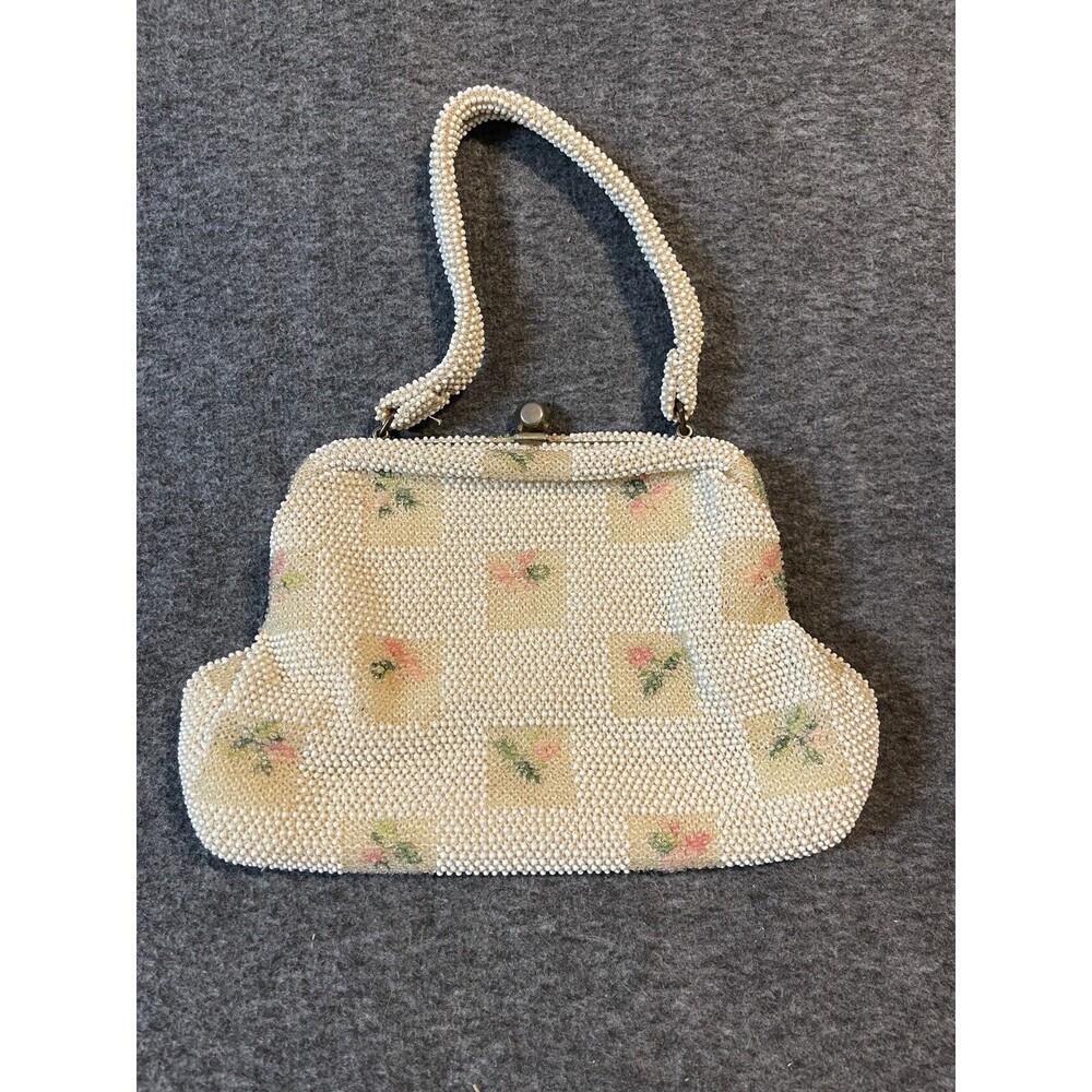 VTG Petite Bead Beaded Purse / by‎ Lumured Floral Accents